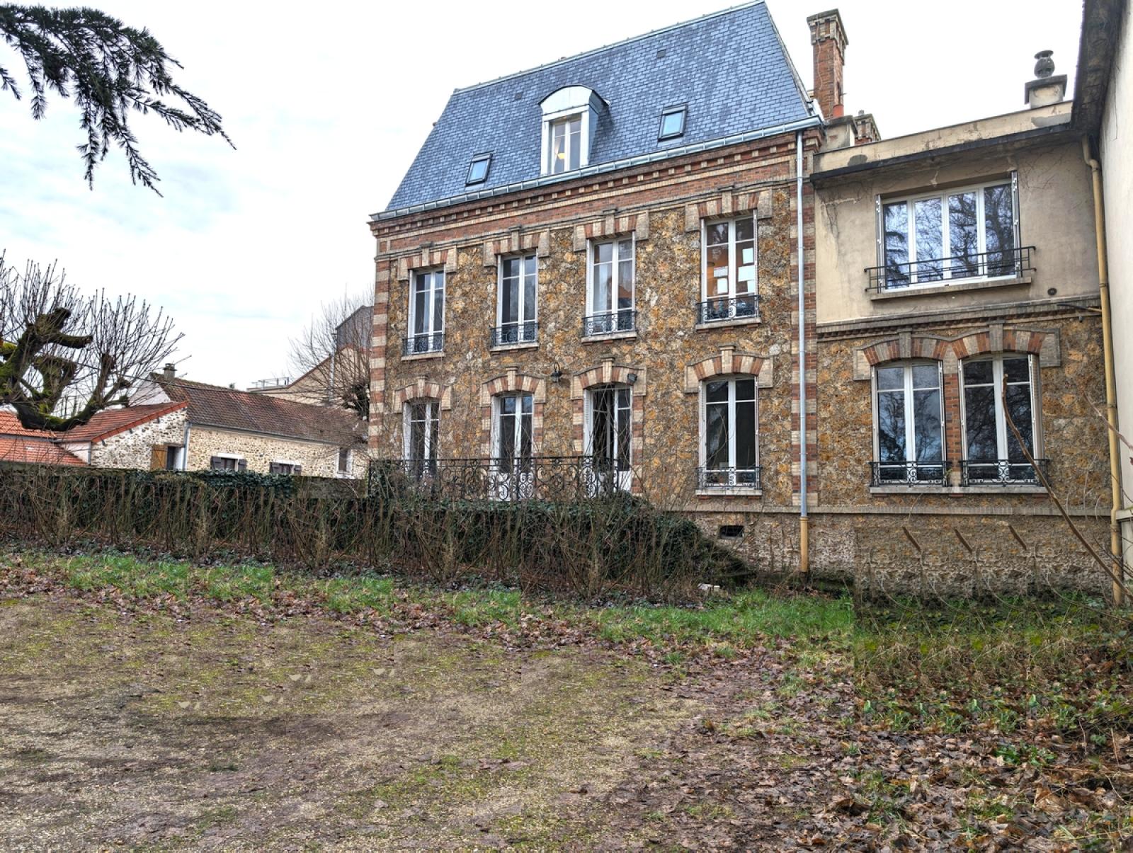 Agence immobilière de AGENCE REAL ESTATE IMMO
